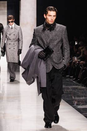 News - Dolce & Gabbana - Runway - Milan Fashion Week - Menswear Fall Winter 2026-2027 A model walks the runway during the Dolce &amp; Gabbana Fall Winter 2026 2027 menswear show at Milan Men s Fashion Week, on January 17, 2026, in Milan, Italy. Photo by Cinzia Camela. Milan Metropol Italy Copyright: xCinziaxCamelax xLiveMediax LPN_2241952