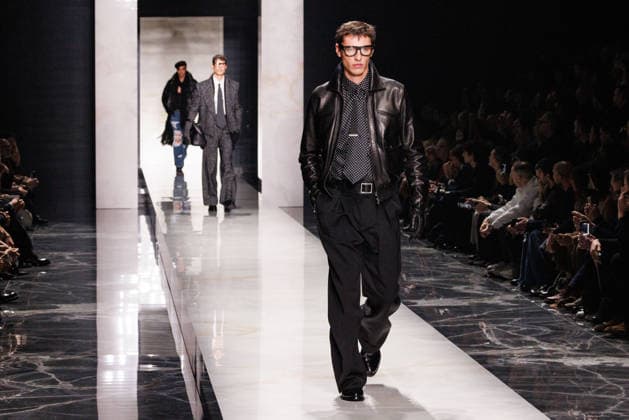 News - Dolce & Gabbana - Runway - Milan Fashion Week - Menswear Fall Winter 2026-2027 A model walks the runway during the Dolce &amp; Gabbana Fall Winter 2026 2027 menswear show at Milan Men s Fashion Week, on January 17, 2026, in Milan, Italy. Photo by Cinzia Camela. Milan Metropol Italy Copyright: xCinziaxCamelax xLiveMediax LPN_2241962