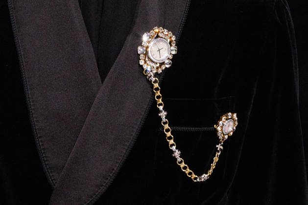 News - Dolce & Gabbana - Runway - Milan Fashion Week - Menswear Fall Winter 2026-2027 A model (detail) walks the runway during the Dolce &amp; Gabbana Fall Winter 2026 2027 menswear show at Milan Men s Fashion Week, on January 17, 2026, in Milan, Italy. Photo by Cinzia Camela. Milan Metropol Italy Copyright: xCinziaxCamelax xLiveMediax LPN_2242079