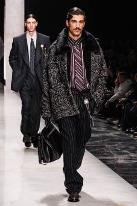 News - Dolce & Gabbana - Runway - Milan Fashion Week - Menswear Fall Winter 2026-2027 A model walks the runway during the Dolce &amp; Gabbana Fall Winter 2026 2027 menswear show at Milan Men s Fashion Week, on January 17, 2026, in Milan, Italy. Photo by Cinzia Camela. Milan Metropol Italy Copyright: xCinziaxCamelax xLiveMediax LPN_2242086