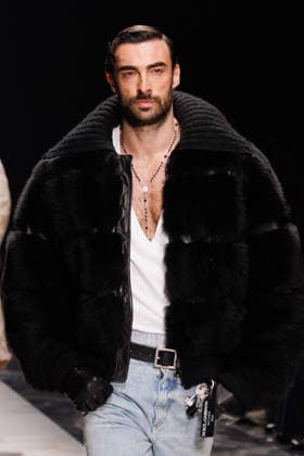 News - Dolce & Gabbana - Runway - Milan Fashion Week - Menswear Fall Winter 2026-2027 A model walks the runway during the Dolce &amp; Gabbana Fall Winter 2026 2027 menswear show at Milan Men s Fashion Week, on January 17, 2026, in Milan, Italy. Photo by Cinzia Camela. Milan Metropol Italy Copyright: xCinziaxCamelax xLiveMediax LPN_2242272