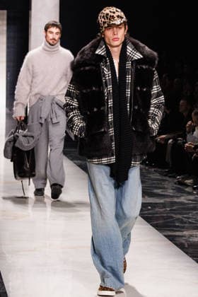 News - Dolce & Gabbana - Runway - Milan Fashion Week - Menswear Fall Winter 2026-2027 A model walks the runway during the Dolce &amp; Gabbana Fall Winter 2026 2027 menswear show at Milan Men s Fashion Week, on January 17, 2026, in Milan, Italy. Photo by Cinzia Camela. Milan Metropol Italy Copyright: xCinziaxCamelax xLiveMediax LPN_2242280