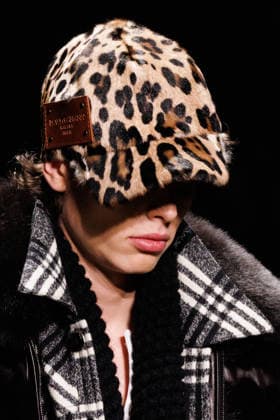 News - Dolce & Gabbana - Runway - Milan Fashion Week - Menswear Fall Winter 2026-2027 A model (detail) walks the runway during the Dolce &amp; Gabbana Fall Winter 2026 2027 menswear show at Milan Men s Fashion Week, on January 17, 2026, in Milan, Italy. Photo by Cinzia Camela. Milan Metropol Italy Copyright: xCinziaxCamelax xLiveMediax LPN_2242283