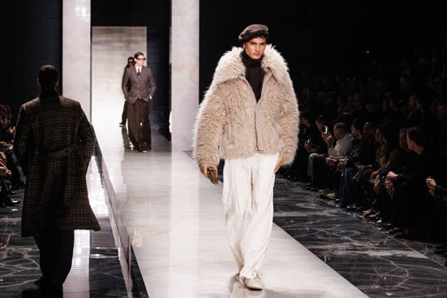 News - Dolce & Gabbana - Runway - Milan Fashion Week - Menswear Fall Winter 2026-2027 A model walks the runway during the Dolce &amp; Gabbana Fall Winter 2026 2027 menswear show at Milan Men s Fashion Week, on January 17, 2026, in Milan, Italy. Photo by Cinzia Camela. Milan Metropol Italy Copyright: xCinziaxCamelax xLiveMediax LPN_2242298