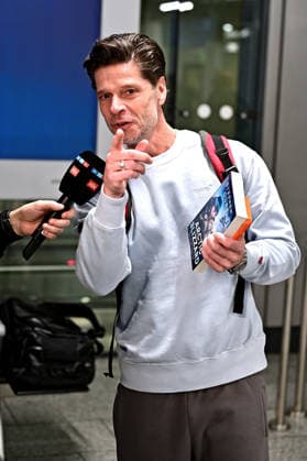 RTL Dschungelcamp 2026 Stephen Dürr on the occasion of the departure of the candidates of the RTL program Ich bin ein Star holt mich hier raus to the Jungle Camp 2026 in Australia on 17 01 2026 at Frankfurt Main Airport 20260117MWI101779