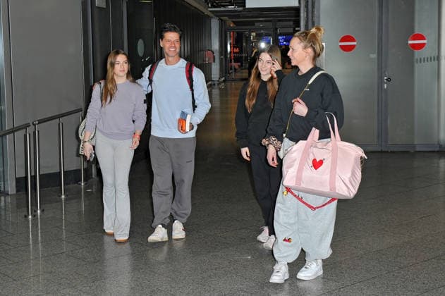 RTL Dschungelcamp 2026 Stephen , Katharina Katharina Wedemann , Amelie Sophie and Lilly Marleen Dürr on the occasion of the departure of the candidates of the RTL program Ich bin ein Star holt mich hier raus to the Jungle Camp 2026 in Australia on 17 01 2026 at Frankfurt Main Airport 20260117MWI101528