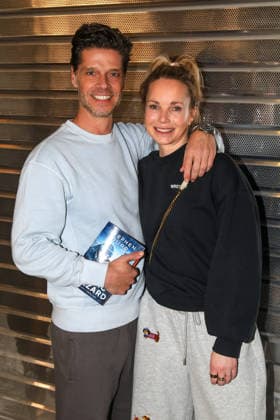 Departure of the candidates of the RTL TV show ICH BIN EIN STAR HOLT MICH HIER RAUS Frankfurt Main, 17 01 2026 Steffen Dürr with wife Katharina Wedemann departing for Australia to the RTL Jungle Camp 2026 at Frankfurt Airport Hesse Germany Copyright: xMatthiasxGränzdörferx