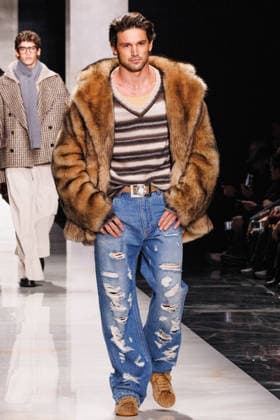 News - Dolce & Gabbana - Runway - Milan Fashion Week - Menswear Fall Winter 2026-2027 A model walks the runway during the Dolce &amp; Gabbana Fall Winter 2026 2027 menswear show at Milan Men s Fashion Week, on January 17, 2026, in Milan, Italy. Photo by Cinzia Camela. Milan Metropol Italy Copyright: xCinziaxCamelax xLiveMediax LPN_2242357