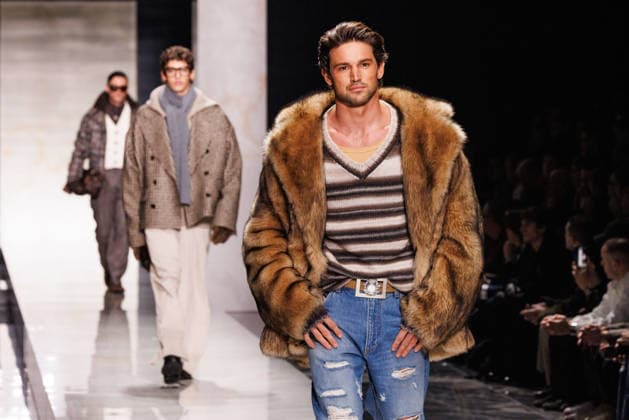 News - Dolce & Gabbana - Runway - Milan Fashion Week - Menswear Fall Winter 2026-2027 A model walks the runway during the Dolce &amp; Gabbana Fall Winter 2026 2027 menswear show at Milan Men s Fashion Week, on January 17, 2026, in Milan, Italy. Photo by Cinzia Camela. Milan Metropol Italy Copyright: xCinziaxCamelax xLiveMediax LPN_2242359