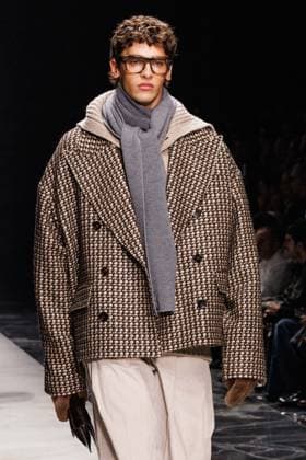 News - Dolce & Gabbana - Runway - Milan Fashion Week - Menswear Fall Winter 2026-2027 A model walks the runway during the Dolce &amp; Gabbana Fall Winter 2026 2027 menswear show at Milan Men s Fashion Week, on January 17, 2026, in Milan, Italy. Photo by Cinzia Camela. Milan Metropol Italy Copyright: xCinziaxCamelax xLiveMediax LPN_2242381