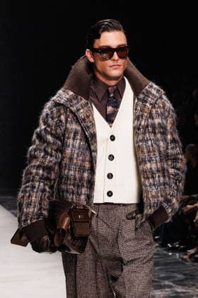 News - Dolce & Gabbana - Runway - Milan Fashion Week - Menswear Fall Winter 2026-2027 A model walks the runway during the Dolce &amp; Gabbana Fall Winter 2026 2027 menswear show at Milan Men s Fashion Week, on January 17, 2026, in Milan, Italy. Photo by Cinzia Camela. Milan Metropol Italy Copyright: xCinziaxCamelax xLiveMediax LPN_2242471