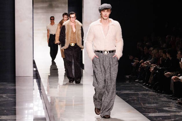 News - Dolce & Gabbana - Runway - Milan Fashion Week - Menswear Fall Winter 2026-2027 A model walks the runway during the Dolce &amp; Gabbana Fall Winter 2026 2027 menswear show at Milan Men s Fashion Week, on January 17, 2026, in Milan, Italy. Photo by Cinzia Camela. Milan Metropol Italy Copyright: xCinziaxCamelax xLiveMediax LPN_2242524