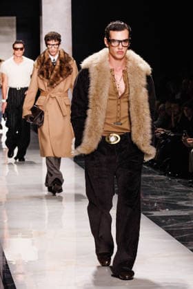 News - Dolce & Gabbana - Runway - Milan Fashion Week - Menswear Fall Winter 2026-2027 A model walks the runway during the Dolce &amp; Gabbana Fall Winter 2026 2027 menswear show at Milan Men s Fashion Week, on January 17, 2026, in Milan, Italy. Photo by Cinzia Camela. Milan Metropol Italy Copyright: xCinziaxCamelax xLiveMediax LPN_2242544