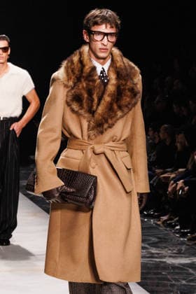 News - Dolce & Gabbana - Runway - Milan Fashion Week - Menswear Fall Winter 2026-2027 A model walks the runway during the Dolce &amp; Gabbana Fall Winter 2026 2027 menswear show at Milan Men s Fashion Week, on January 17, 2026, in Milan, Italy. Photo by Cinzia Camela. Milan Metropol Italy Copyright: xCinziaxCamelax xLiveMediax LPN_2242552