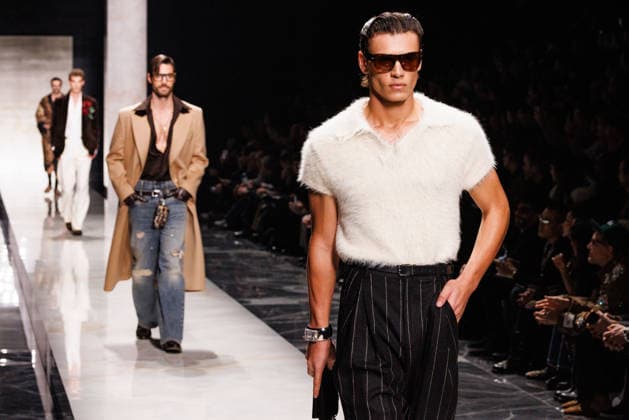 News - Dolce & Gabbana - Runway - Milan Fashion Week - Menswear Fall Winter 2026-2027 A model walks the runway during the Dolce &amp; Gabbana Fall Winter 2026 2027 menswear show at Milan Men s Fashion Week, on January 17, 2026, in Milan, Italy. Photo by Cinzia Camela. Milan Metropol Italy Copyright: xCinziaxCamelax xLiveMediax LPN_2242555