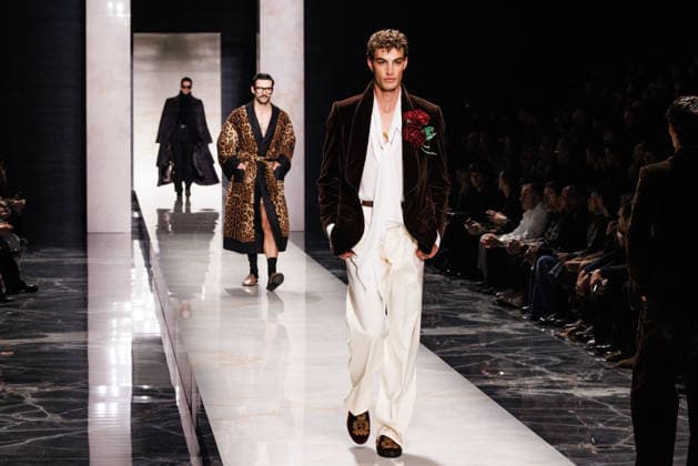 News - Dolce & Gabbana - Runway - Milan Fashion Week - Menswear Fall Winter 2026-2027 A model walks the runway during the Dolce &amp; Gabbana Fall Winter 2026 2027 menswear show at Milan Men s Fashion Week, on January 17, 2026, in Milan, Italy. Photo by Cinzia Camela. Milan Metropol Italy Copyright: xCinziaxCamelax xLiveMediax LPN_2242574