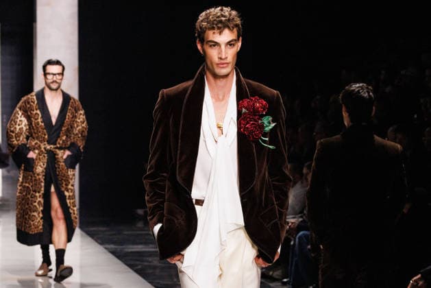 News - Dolce & Gabbana - Runway - Milan Fashion Week - Menswear Fall Winter 2026-2027 A model walks the runway during the Dolce &amp; Gabbana Fall Winter 2026 2027 menswear show at Milan Men s Fashion Week, on January 17, 2026, in Milan, Italy. Photo by Cinzia Camela. Milan Metropol Italy Copyright: xCinziaxCamelax xLiveMediax LPN_2242580