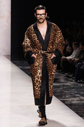 News - Dolce & Gabbana - Runway - Milan Fashion Week - Menswear Fall Winter 2026-2027 A model walks the runway during the Dolce &amp; Gabbana Fall Winter 2026 2027 menswear show at Milan Men s Fashion Week, on January 17, 2026, in Milan, Italy. Photo by Cinzia Camela. Milan Metropol Italy Copyright: xCinziaxCamelax xLiveMediax LPN_2242593