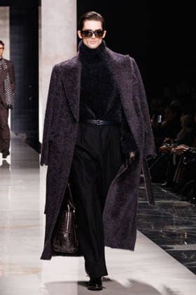 News - Dolce & Gabbana - Runway - Milan Fashion Week - Menswear Fall Winter 2026-2027 A model walks the runway during the Dolce &amp; Gabbana Fall Winter 2026 2027 menswear show at Milan Men s Fashion Week, on January 17, 2026, in Milan, Italy. Photo by Cinzia Camela. Milan Metropol Italy Copyright: xCinziaxCamelax xLiveMediax LPN_2242600