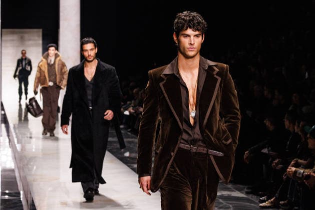 News - Dolce & Gabbana - Runway - Milan Fashion Week - Menswear Fall Winter 2026-2027 A model walks the runway during the Dolce &amp; Gabbana Fall Winter 2026 2027 menswear show at Milan Men s Fashion Week, on January 17, 2026, in Milan, Italy. Photo by Cinzia Camela. Milan Metropol Italy Copyright: xCinziaxCamelax xLiveMediax LPN_2242902