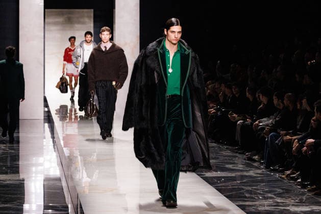 News - Dolce & Gabbana - Runway - Milan Fashion Week - Menswear Fall Winter 2026-2027 A model walks the runway during the Dolce &amp; Gabbana Fall Winter 2026 2027 menswear show at Milan Men s Fashion Week, on January 17, 2026, in Milan, Italy. Photo by Cinzia Camela. Milan Metropol Italy Copyright: xCinziaxCamelax xLiveMediax LPN_2242935