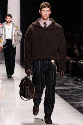 News - Dolce & Gabbana - Runway - Milan Fashion Week - Menswear Fall Winter 2026-2027 A model walks the runway during the Dolce &amp; Gabbana Fall Winter 2026 2027 menswear show at Milan Men s Fashion Week, on January 17, 2026, in Milan, Italy. Photo by Cinzia Camela. Milan Metropol Italy Copyright: xCinziaxCamelax xLiveMediax LPN_2242942