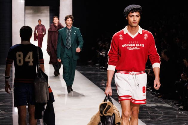News - Dolce & Gabbana - Runway - Milan Fashion Week - Menswear Fall Winter 2026-2027 A model walks the runway during the Dolce &amp; Gabbana Fall Winter 2026 2027 menswear show at Milan Men s Fashion Week, on January 17, 2026, in Milan, Italy. Photo by Cinzia Camela. Milan Metropol Italy Copyright: xCinziaxCamelax xLiveMediax LPN_2242950