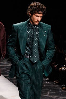 News - Dolce & Gabbana - Runway - Milan Fashion Week - Menswear Fall Winter 2026-2027 A model walks the runway during the Dolce &amp; Gabbana Fall Winter 2026 2027 menswear show at Milan Men s Fashion Week, on January 17, 2026, in Milan, Italy. Photo by Cinzia Camela. Milan Metropol Italy Copyright: xCinziaxCamelax xLiveMediax LPN_2242954
