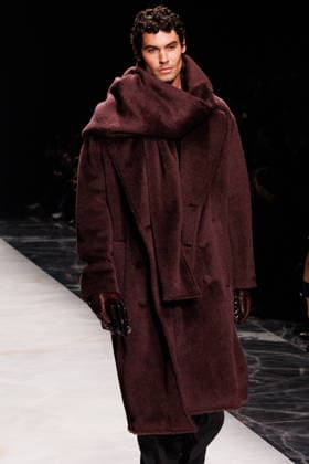 News - Dolce & Gabbana - Runway - Milan Fashion Week - Menswear Fall Winter 2026-2027 A model walks the runway during the Dolce &amp; Gabbana Fall Winter 2026 2027 menswear show at Milan Men s Fashion Week, on January 17, 2026, in Milan, Italy. Photo by Cinzia Camela. Milan Metropol Italy Copyright: xCinziaxCamelax xLiveMediax LPN_2242955
