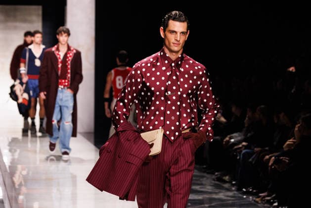 News - Dolce & Gabbana - Runway - Milan Fashion Week - Menswear Fall Winter 2026-2027 A model walks the runway during the Dolce &amp; Gabbana Fall Winter 2026 2027 menswear show at Milan Men s Fashion Week, on January 17, 2026, in Milan, Italy. Photo by Cinzia Camela. Milan Metropol Italy Copyright: xCinziaxCamelax xLiveMediax LPN_2242960