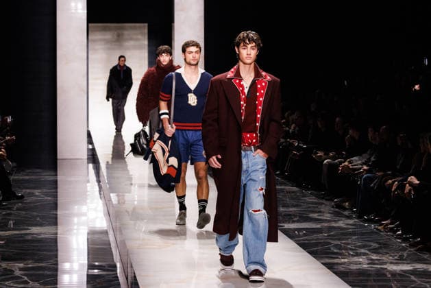 News - Dolce & Gabbana - Runway - Milan Fashion Week - Menswear Fall Winter 2026-2027 A model walks the runway during the Dolce &amp; Gabbana Fall Winter 2026 2027 menswear show at Milan Men s Fashion Week, on January 17, 2026, in Milan, Italy. Photo by Cinzia Camela. Milan Metropol Italy Copyright: xCinziaxCamelax xLiveMediax LPN_2242963
