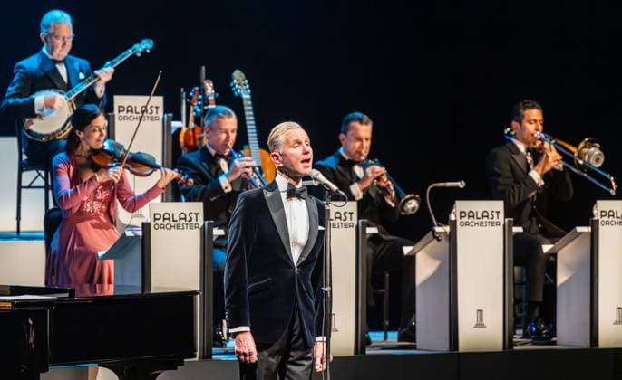 Max Raabe and the Palast Orchester in Duisburg FOR EDITORIAL PURPOSES ONLY EDITORIAL USE ONLY p The singer Max Raabe performs on Saturday evening, 17 01 2026, with his Palast Orchester at the Theater am Marientor in Duisburg Germany NRW Duisburg Copyright MartinxMöller Copyright: MartinxMöller doc846fg8zm6hz1i8tsj1x3r ,EDITORIAL USE ONLY Copyright: MartinxMöller