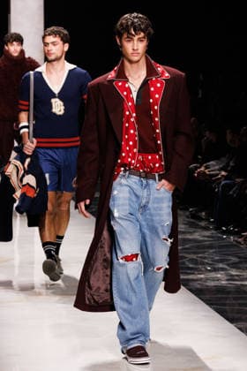 News - Dolce & Gabbana - Runway - Milan Fashion Week - Menswear Fall Winter 2026-2027 A model walks the runway during the Dolce &amp; Gabbana Fall Winter 2026 2027 menswear show at Milan Men s Fashion Week, on January 17, 2026, in Milan, Italy. Photo by Cinzia Camela. Milan Metropol Italy Copyright: xCinziaxCamelax xLiveMediax LPN_2243585