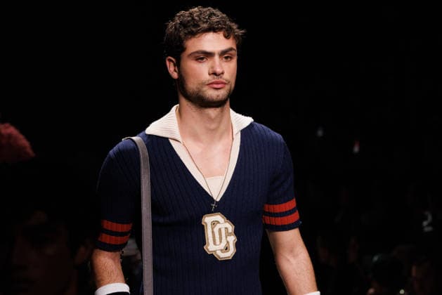 News - Dolce & Gabbana - Runway - Milan Fashion Week - Menswear Fall Winter 2026-2027 A model walks the runway during the Dolce &amp; Gabbana Fall Winter 2026 2027 menswear show at Milan Men s Fashion Week, on January 17, 2026, in Milan, Italy. Photo by Cinzia Camela. Milan Metropol Italy Copyright: xCinziaxCamelax xLiveMediax LPN_2243588