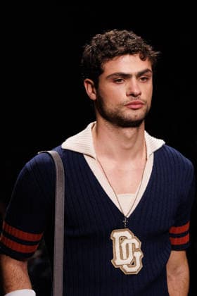 News - Dolce & Gabbana - Runway - Milan Fashion Week - Menswear Fall Winter 2026-2027 A model walks the runway during the Dolce &amp; Gabbana Fall Winter 2026 2027 menswear show at Milan Men s Fashion Week, on January 17, 2026, in Milan, Italy. Photo by Cinzia Camela. Milan Metropol Italy Copyright: xCinziaxCamelax xLiveMediax LPN_2243589
