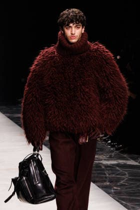 News - Dolce & Gabbana - Runway - Milan Fashion Week - Menswear Fall Winter 2026-2027 A model walks the runway during the Dolce &amp; Gabbana Fall Winter 2026 2027 menswear show at Milan Men s Fashion Week, on January 17, 2026, in Milan, Italy. Photo by Cinzia Camela. Milan Metropol Italy Copyright: xCinziaxCamelax xLiveMediax LPN_2243591