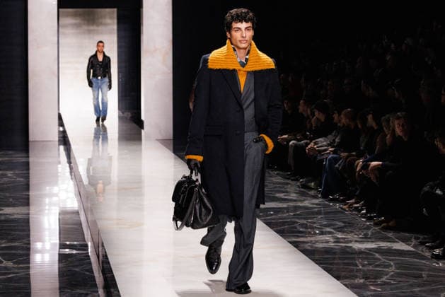News - Dolce & Gabbana - Runway - Milan Fashion Week - Menswear Fall Winter 2026-2027 A model walks the runway during the Dolce &amp; Gabbana Fall Winter 2026 2027 menswear show at Milan Men s Fashion Week, on January 17, 2026, in Milan, Italy. Photo by Cinzia Camela. Milan Metropol Italy Copyright: xCinziaxCamelax xLiveMediax LPN_2243602