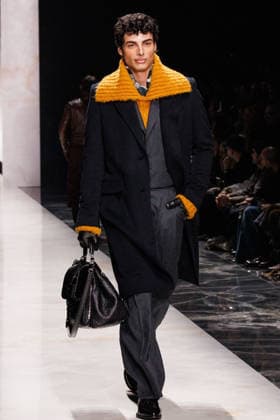News - Dolce & Gabbana - Runway - Milan Fashion Week - Menswear Fall Winter 2026-2027 A model walks the runway during the Dolce &amp; Gabbana Fall Winter 2026 2027 menswear show at Milan Men s Fashion Week, on January 17, 2026, in Milan, Italy. Photo by Cinzia Camela. Milan Metropol Italy Copyright: xCinziaxCamelax xLiveMediax LPN_2243603