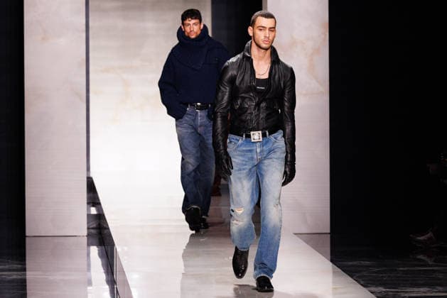 News - Dolce & Gabbana - Runway - Milan Fashion Week - Menswear Fall Winter 2026-2027 A model walks the runway during the Dolce &amp; Gabbana Fall Winter 2026 2027 menswear show at Milan Men s Fashion Week, on January 17, 2026, in Milan, Italy. Photo by Cinzia Camela. Milan Metropol Italy Copyright: xCinziaxCamelax xLiveMediax LPN_2243604