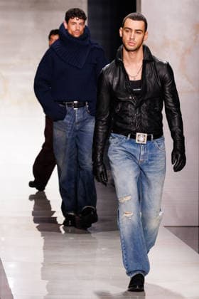 News - Dolce & Gabbana - Runway - Milan Fashion Week - Menswear Fall Winter 2026-2027 A model walks the runway during the Dolce &amp; Gabbana Fall Winter 2026 2027 menswear show at Milan Men s Fashion Week, on January 17, 2026, in Milan, Italy. Photo by Cinzia Camela. Milan Metropol Italy Copyright: xCinziaxCamelax xLiveMediax LPN_2243606
