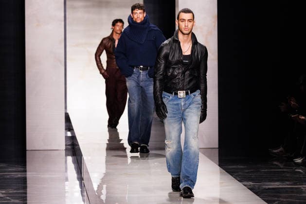 News - Dolce & Gabbana - Runway - Milan Fashion Week - Menswear Fall Winter 2026-2027 A model walks the runway during the Dolce &amp; Gabbana Fall Winter 2026 2027 menswear show at Milan Men s Fashion Week, on January 17, 2026, in Milan, Italy. Photo by Cinzia Camela. Milan Metropol Italy Copyright: xCinziaxCamelax xLiveMediax LPN_2243607