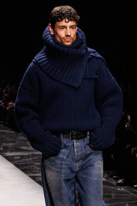 News - Dolce & Gabbana - Runway - Milan Fashion Week - Menswear Fall Winter 2026-2027 A model walks the runway during the Dolce &amp; Gabbana Fall Winter 2026 2027 menswear show at Milan Men s Fashion Week, on January 17, 2026, in Milan, Italy. Photo by Cinzia Camela. Milan Metropol Italy Copyright: xCinziaxCamelax xLiveMediax LPN_2243614