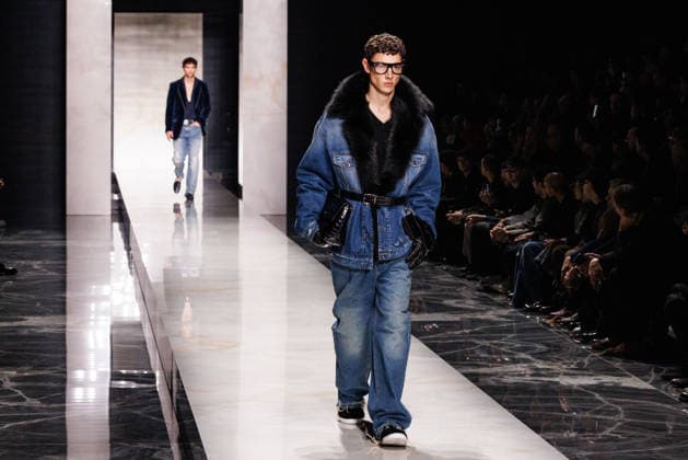 News - Dolce & Gabbana - Runway - Milan Fashion Week - Menswear Fall Winter 2026-2027 A model walks the runway during the Dolce &amp; Gabbana Fall Winter 2026 2027 menswear show at Milan Men s Fashion Week, on January 17, 2026, in Milan, Italy. Photo by Cinzia Camela. Milan Metropol Italy Copyright: xCinziaxCamelax xLiveMediax LPN_2243618