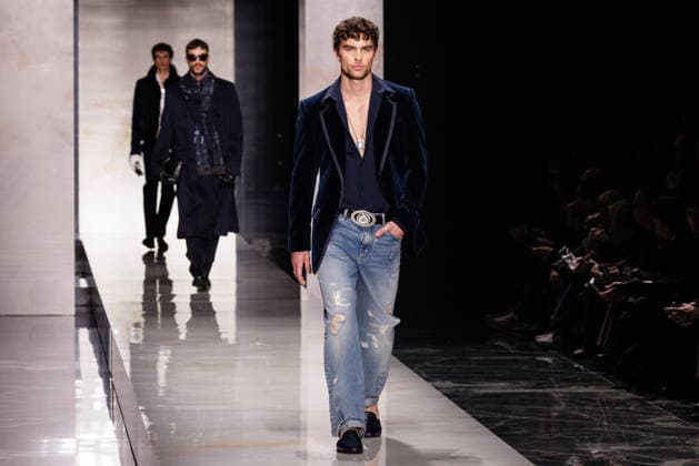 News - Dolce & Gabbana - Runway - Milan Fashion Week - Menswear Fall Winter 2026-2027 A model walks the runway during the Dolce &amp; Gabbana Fall Winter 2026 2027 menswear show at Milan Men s Fashion Week, on January 17, 2026, in Milan, Italy. Photo by Cinzia Camela. Milan Metropol Italy Copyright: xCinziaxCamelax xLiveMediax LPN_2243623