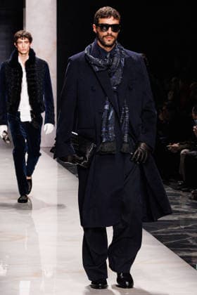 News - Dolce & Gabbana - Runway - Milan Fashion Week - Menswear Fall Winter 2026-2027 A model walks the runway during the Dolce &amp; Gabbana Fall Winter 2026 2027 menswear show at Milan Men s Fashion Week, on January 17, 2026, in Milan, Italy. Photo by Cinzia Camela. Milan Metropol Italy Copyright: xCinziaxCamelax xLiveMediax LPN_2243627
