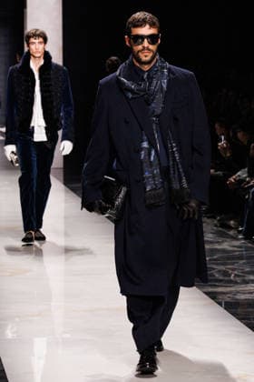 News - Dolce & Gabbana - Runway - Milan Fashion Week - Menswear Fall Winter 2026-2027 A model walks the runway during the Dolce &amp; Gabbana Fall Winter 2026 2027 menswear show at Milan Men s Fashion Week, on January 17, 2026, in Milan, Italy. Photo by Cinzia Camela. Milan Metropol Italy Copyright: xCinziaxCamelax xLiveMediax LPN_2243629