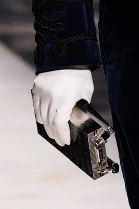 News - Dolce & Gabbana - Runway - Milan Fashion Week - Menswear Fall Winter 2026-2027 A model (detail) walks the runway during the Dolce &amp; Gabbana Fall Winter 2026 2027 menswear show at Milan Men s Fashion Week, on January 17, 2026, in Milan, Italy. Photo by Cinzia Camela. Milan Metropol Italy Copyright: xCinziaxCamelax xLiveMediax LPN_2243632