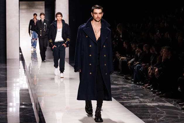News - Dolce & Gabbana - Runway - Milan Fashion Week - Menswear Fall Winter 2026-2027 A model walks the runway during the Dolce &amp; Gabbana Fall Winter 2026 2027 menswear show at Milan Men s Fashion Week, on January 17, 2026, in Milan, Italy. Photo by Cinzia Camela. Milan Metropol Italy Copyright: xCinziaxCamelax xLiveMediax LPN_2243635
