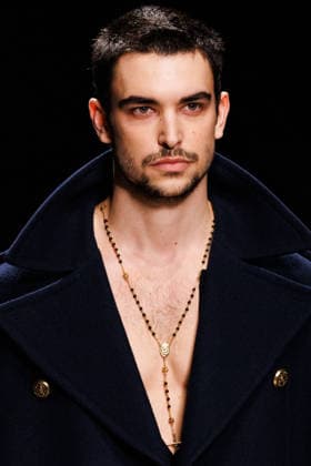 News - Dolce & Gabbana - Runway - Milan Fashion Week - Menswear Fall Winter 2026-2027 A model walks the runway during the Dolce &amp; Gabbana Fall Winter 2026 2027 menswear show at Milan Men s Fashion Week, on January 17, 2026, in Milan, Italy. Photo by Cinzia Camela. Milan Metropol Italy Copyright: xCinziaxCamelax xLiveMediax LPN_2243637