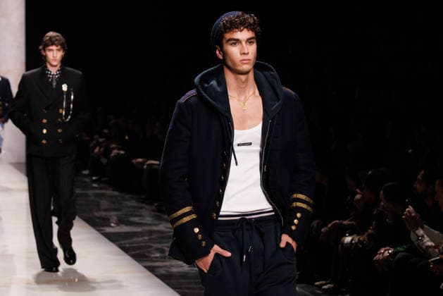 News - Dolce & Gabbana - Runway - Milan Fashion Week - Menswear Fall Winter 2026-2027 A model walks the runway during the Dolce &amp; Gabbana Fall Winter 2026 2027 menswear show at Milan Men s Fashion Week, on January 17, 2026, in Milan, Italy. Photo by Cinzia Camela. Milan Metropol Italy Copyright: xCinziaxCamelax xLiveMediax LPN_2243639